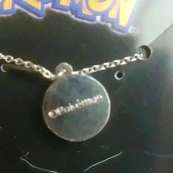 New Pokemon Pokeball Necklace w/ Silver Chain - Picture 4 of 5